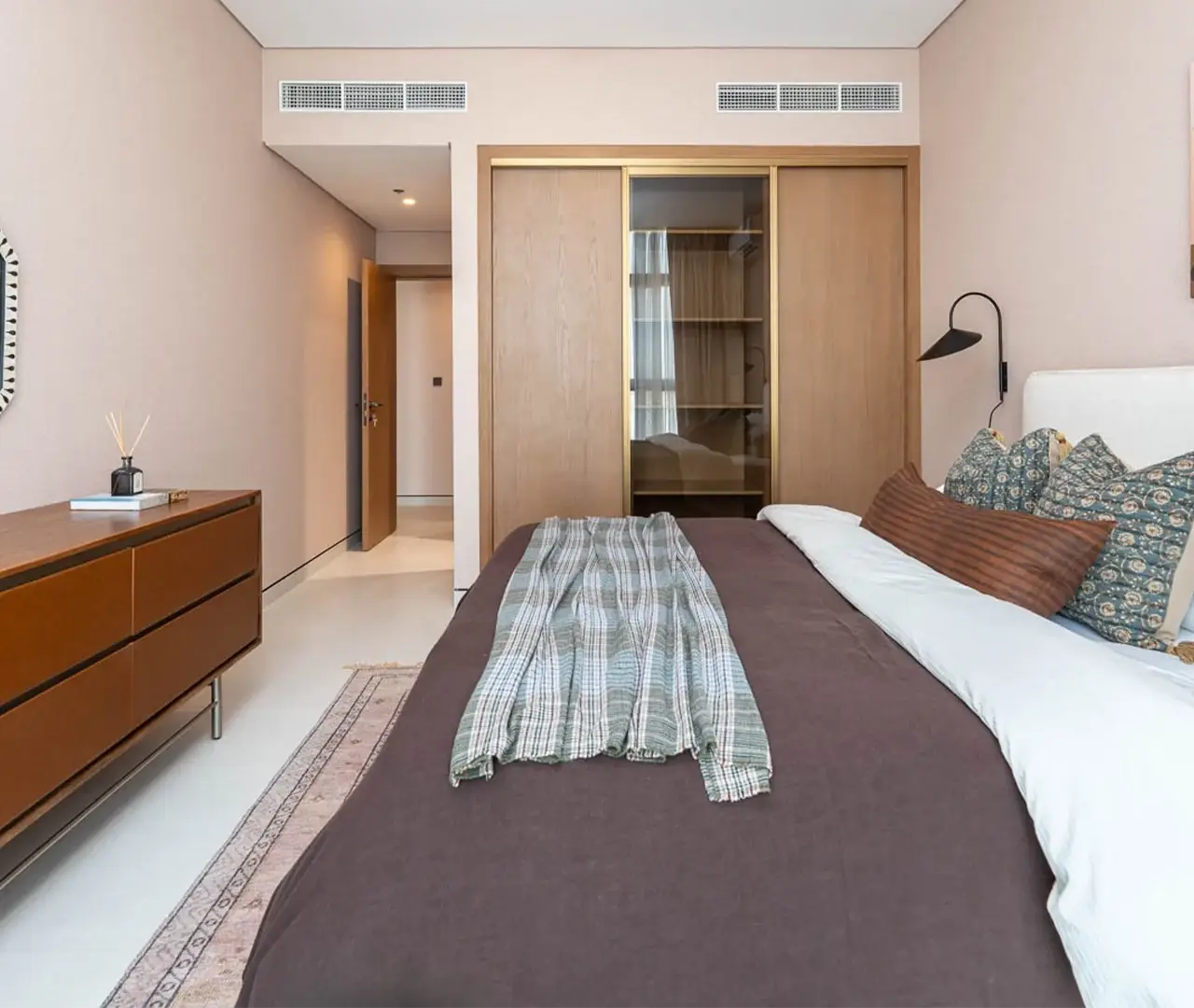 Meydan, a thriving community in Dubai, is ideal for families seeking modern and spacious living. Explore 2-bedroom apartments for sale in Dubai’s Meydan district.
