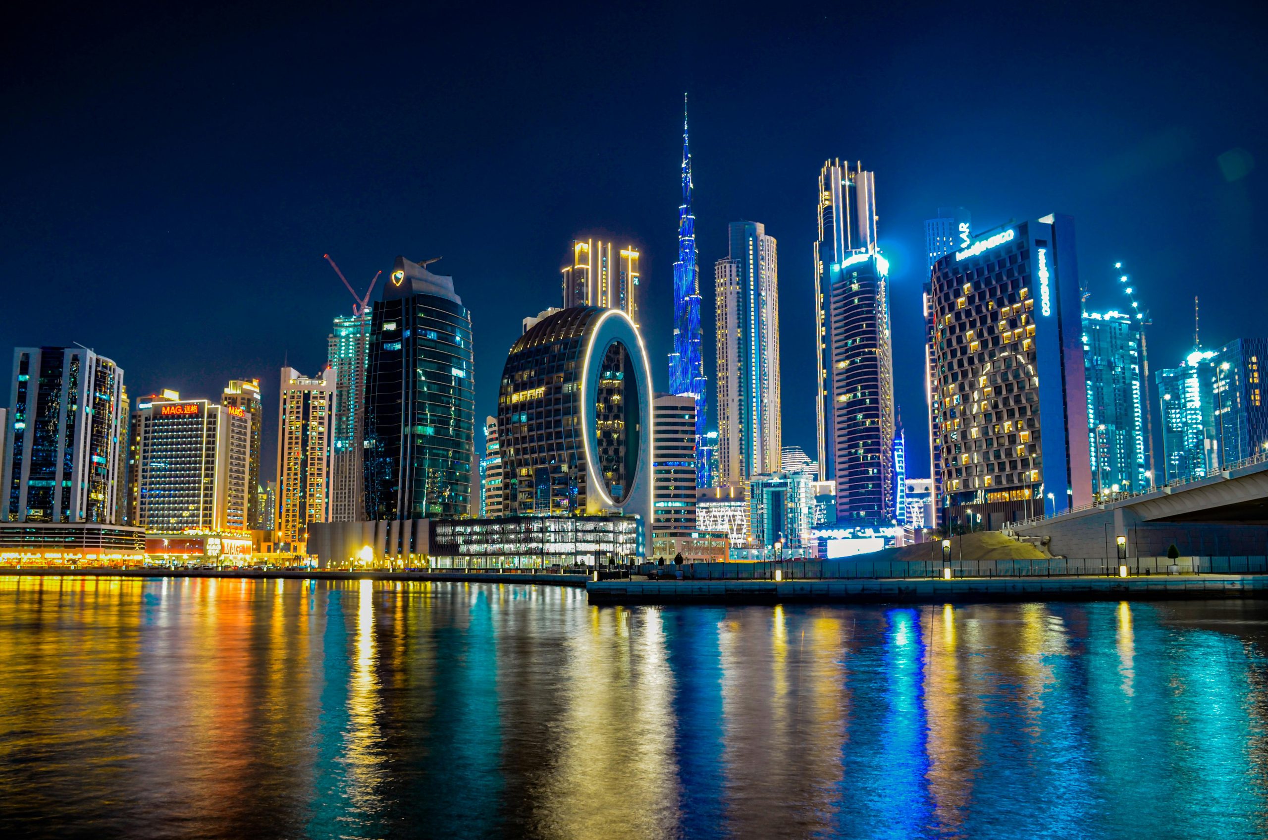 Downtown Dubai, known as the beating heart of the city, is a vibrant hub that combines modern architecture, luxury shopping, and cultural attractions. Luxury Apartments in Downtown Dubai