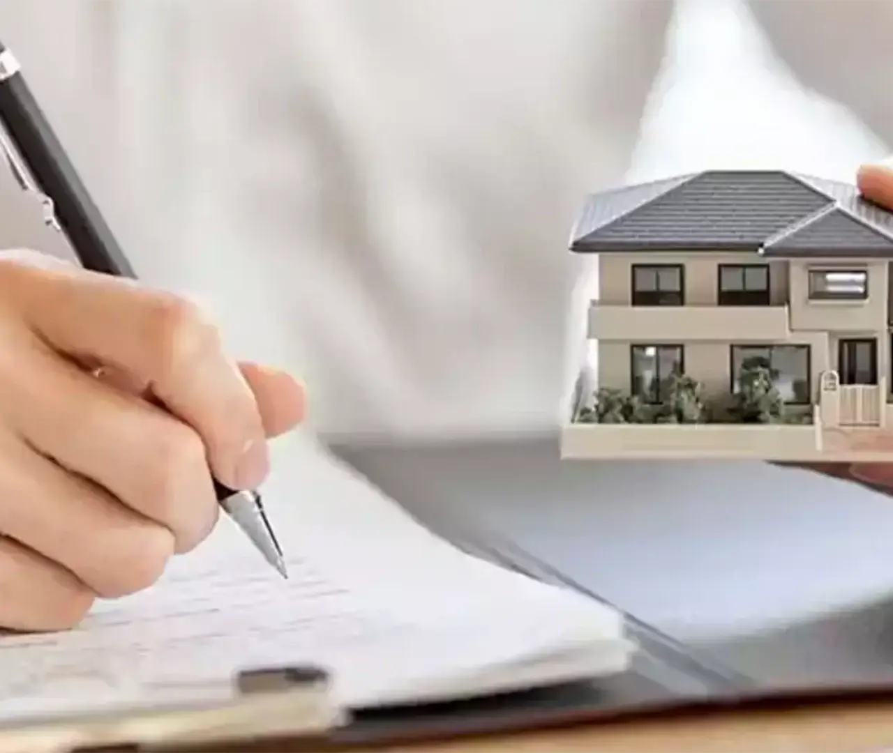 Learn how delayed property registration affects ownership rights, legal protection, resale, and investment in Dubai. Discover how to avoid costly registration delays.